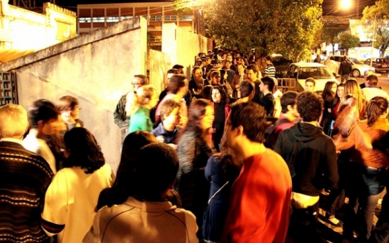 Murro em Ponta de Faca lota duas sessões no teatro de arena 