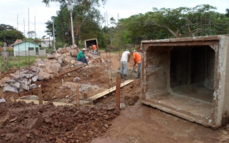 Acesso está sendo reconstruído e ligará quatro bairros