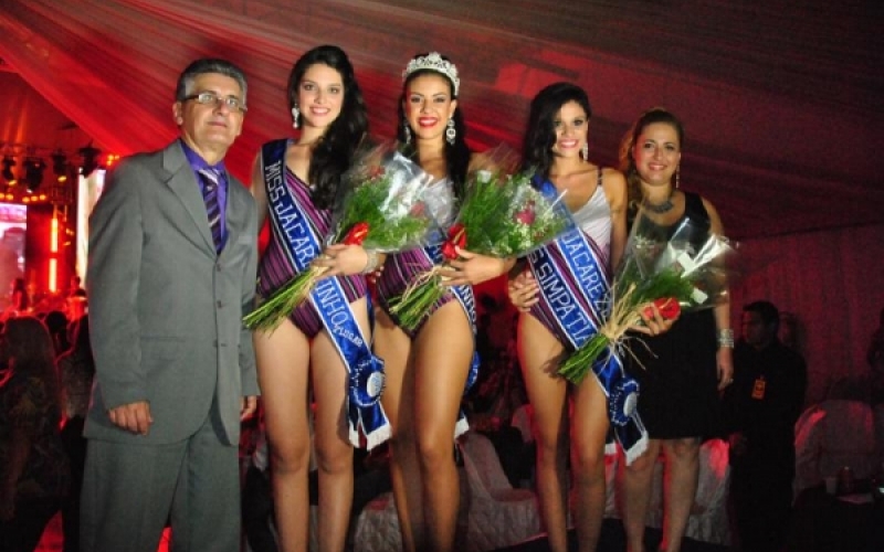 Jovem Thais Silvério é eleita Miss Jacarezinho