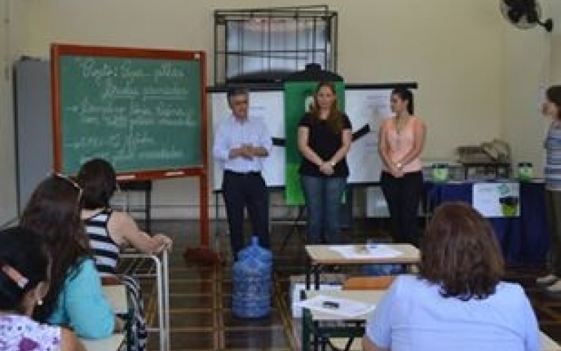 Escolas que se destacaram recebem premiação do Projeto Papa-pilhas