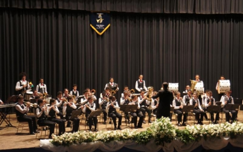 Banda Sinfônica Irmãos Quagliato se apresenta em Jacarezinho