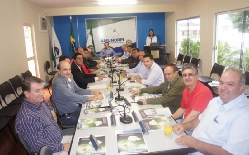 Prefeitos se reúnem para debater iluminação pública