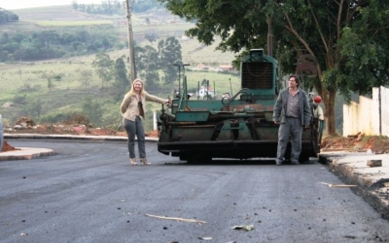 Asfalto no Bairro Dom Pedro Filipak ja é realidade