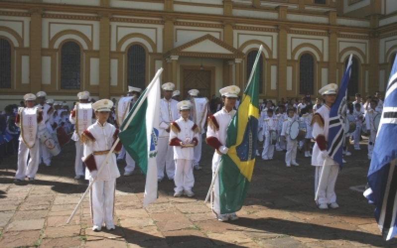 Encontro Regional de Fanfarra é realizado no pátio da Catedral