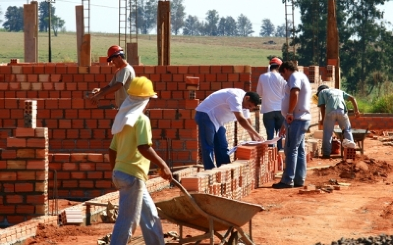 Construção do complexo educacional no Jardim Panorama