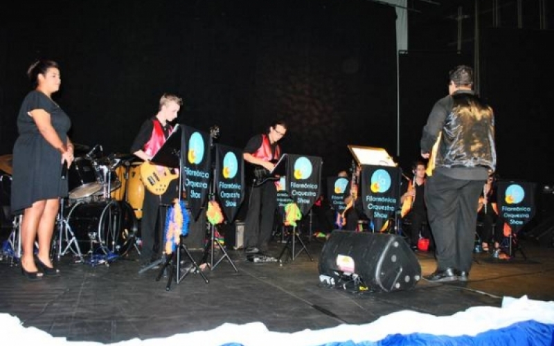 Filarmônica Orquestra Show de Antonina encanta espectadores em Jacarezinho