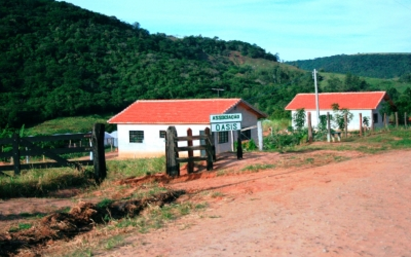 Prefeita Tina Toneti entrega casas da primeira etapa do Projeto Oásis