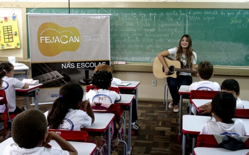 Artistas visitam alunos da Rede Municipal de Ensino
