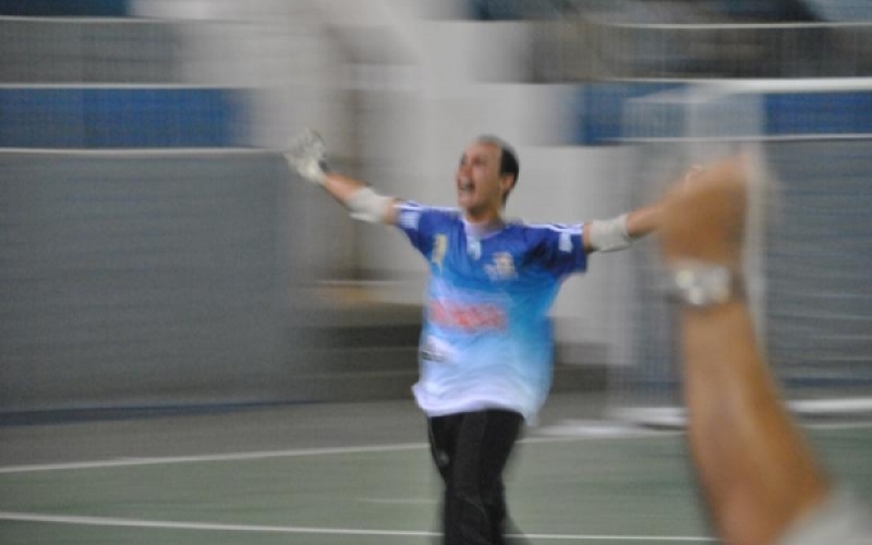 S. M. Continental / Futsal Jacarezinho dá show com direito a gol de goleiro