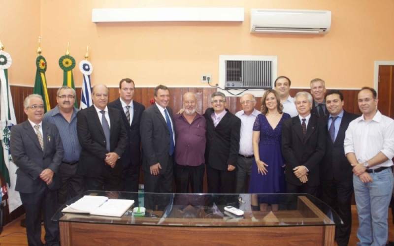 Prefeito apresenta equipe de secretários