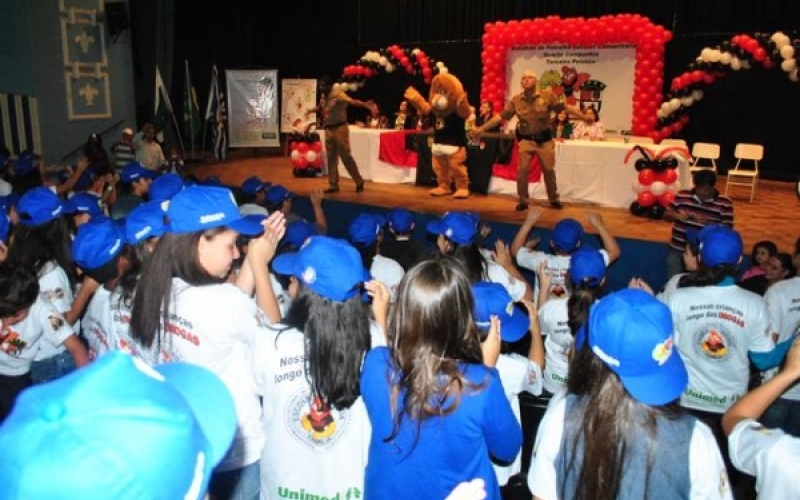 PROERD forma alunos em Jacarezinho