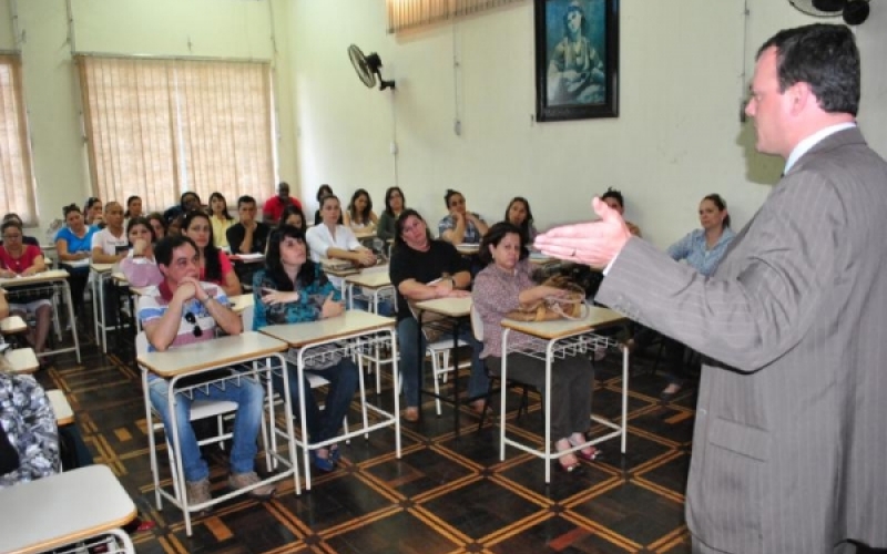 Nomeada Comissão que irá estudar Planos de Cargos e Carreiras dos professores