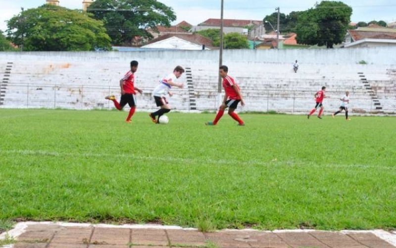 Esportiva Jacarezinho perde de vidara nos últimos minutos