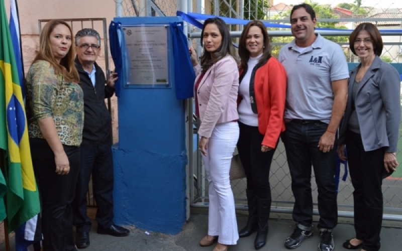 Quadra coberta é inaugurada em Escola Municipal