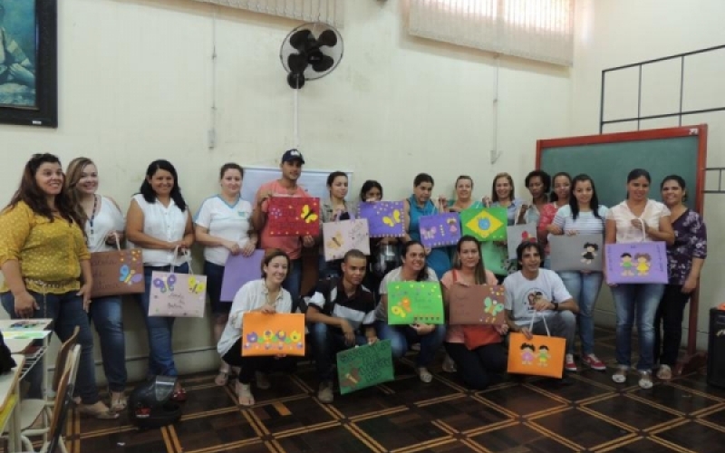 Monitores do programa “Mais Educação” participam de formação continuada