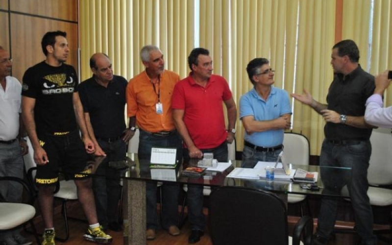 Secretário de Esportes visita Jacarezinho e elogia trabalhos na área