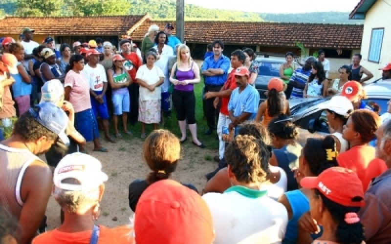 Tina visita Cargill e Sem Terra com boas novas