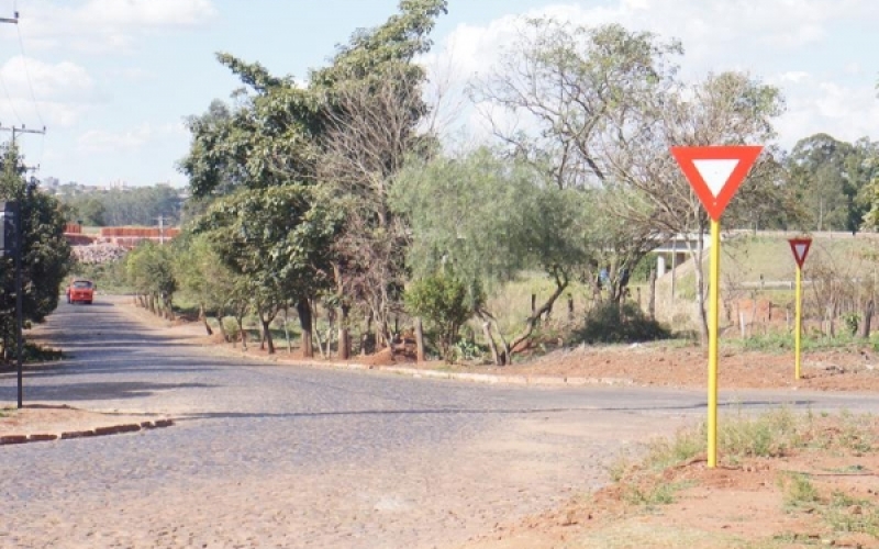 Bairro de Marques dos Reis conta com sinalização