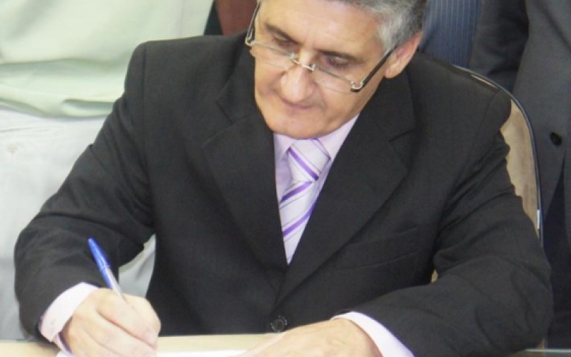 Assinado Decreto autorizando REFIS em Jacarezinho