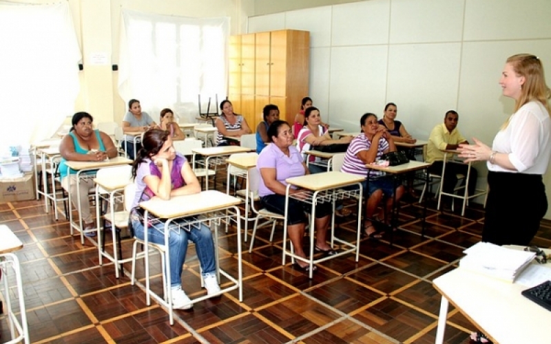 Prefeitura contrata 17 servidores para escolas 