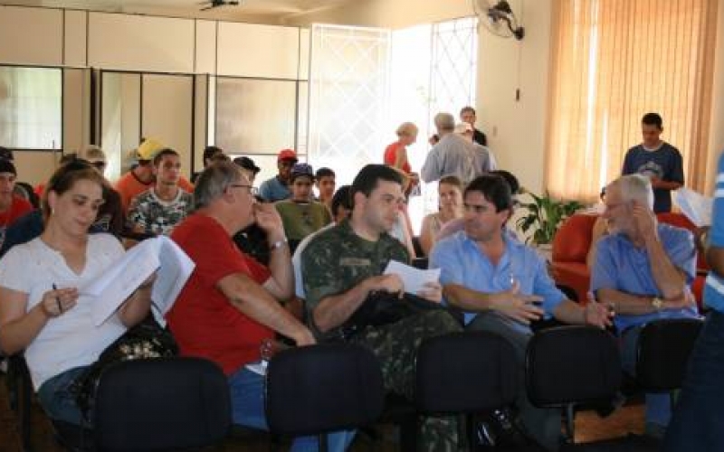 Prefeitura de Jacarezinho discute orçamento com a comunidade