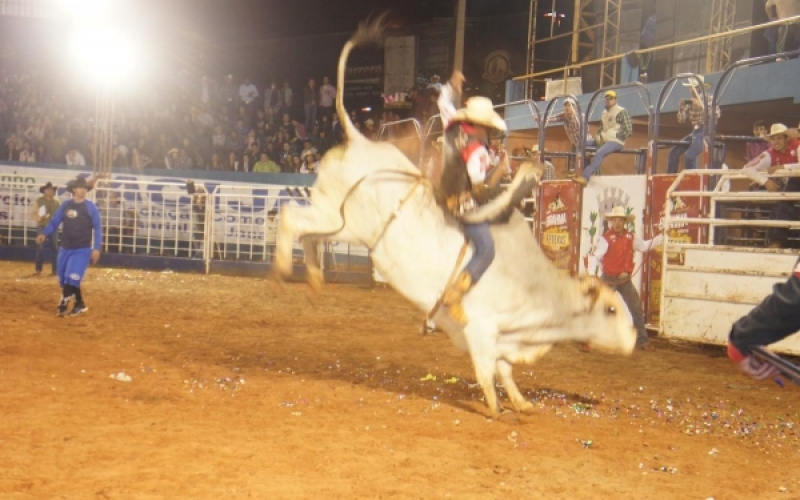 Segunda noite de Rodeio da 24ª FETEXAS é show