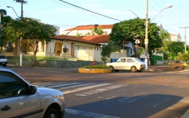 Obras da nova rotatória começaram nesta terça-feira