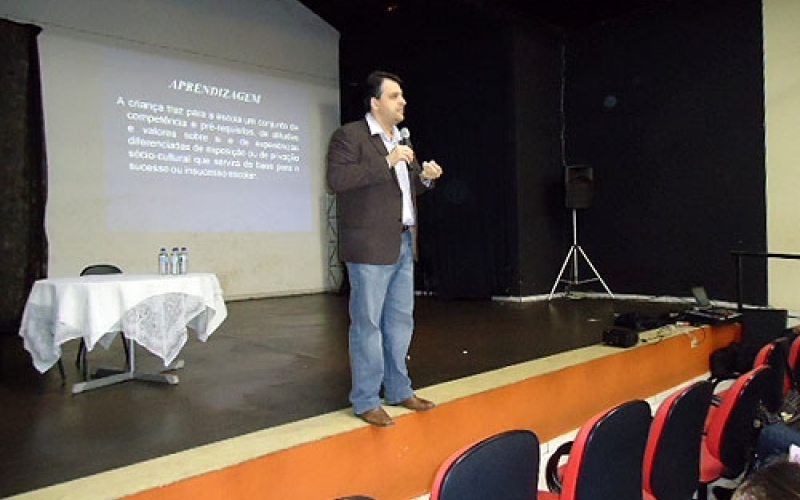 Neuropediatra realiza palestra sobre Transtorno de Déficit de Atenção e Hiperatividade em Jacarezinho