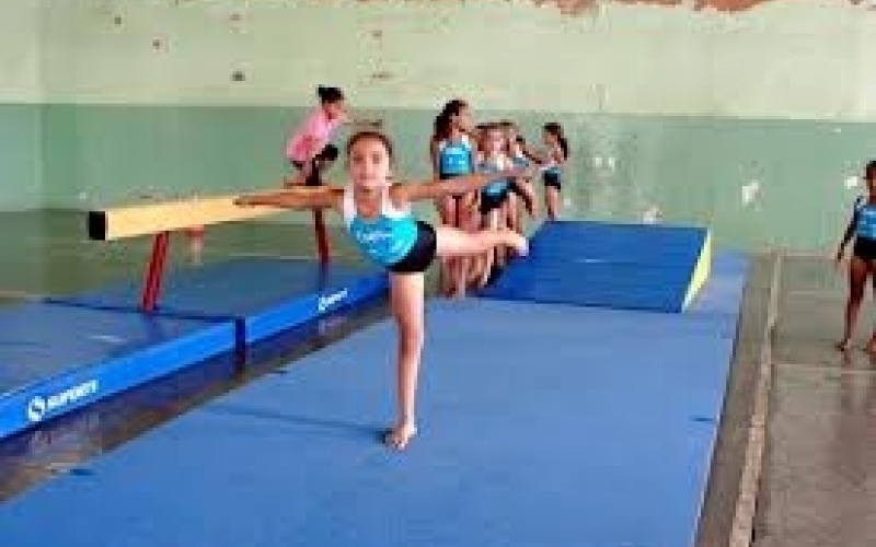 Escola de Talento de Ginástica Artística Feminina de Jacarezinho é oficializada em Curitiba 