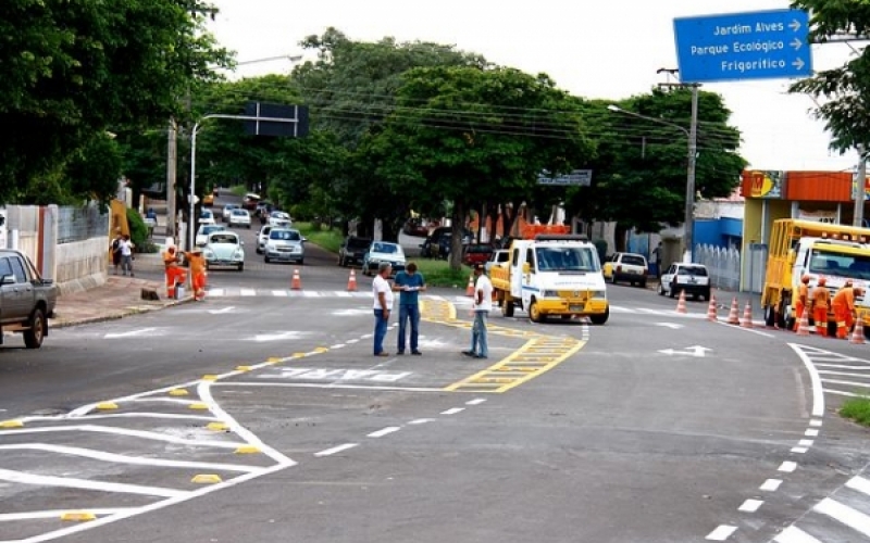 Prefeitura finaliza nova fase da atualização da sinalização viária