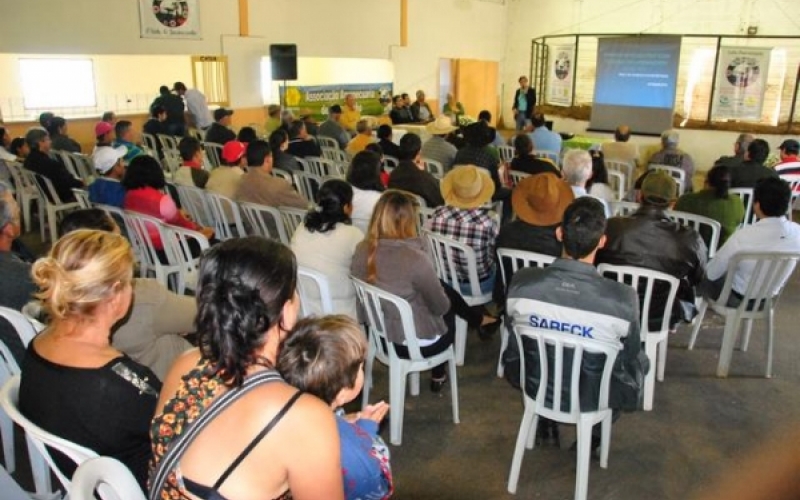 1º Encontro Municipal de Produtores de Leite recebe bom público