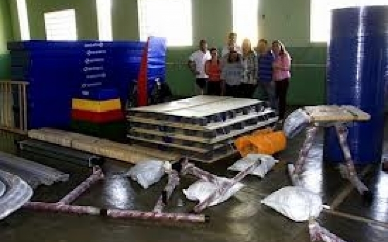 Equipamentos de ginástica artística chegam à Jacarezinho
