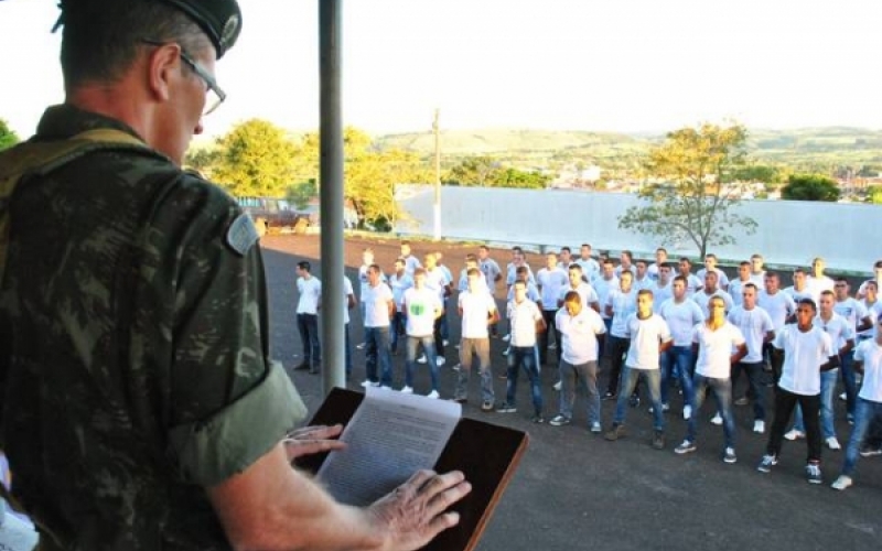 Dr. Sérgio participa de solenidade de matricula dos atiradores do TG