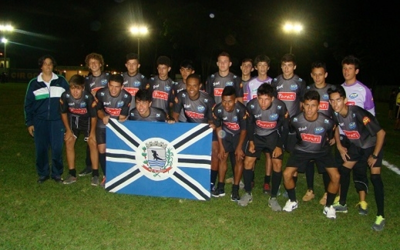 Jacarezinho é campeão macro regional no futebol masculino