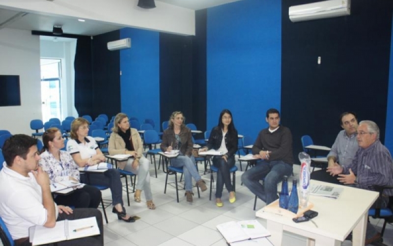 Debatidas ações do PRONATEC em Jacarezinho