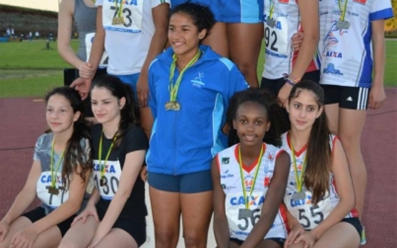 Seis atletas de atletismo representaram Jacarezinho no Campeonato Paranaense