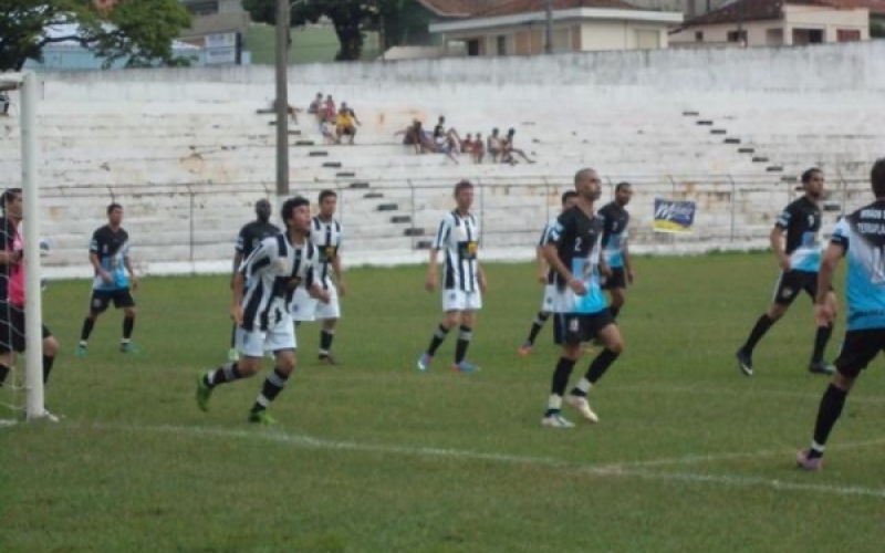 Jacarezinho classifica em segundo e enfrenta Guapirama nas quartas de final