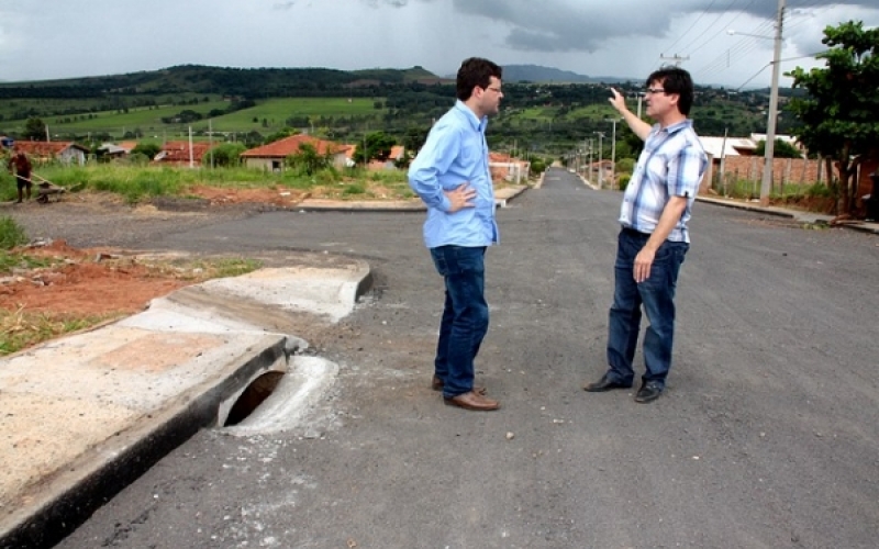 Secretários visitam obras em execução pela Prefeitura