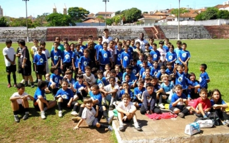 Escolinha de futebol do município vence campeonato regional