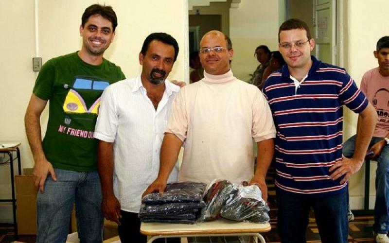 Uniformes Novos