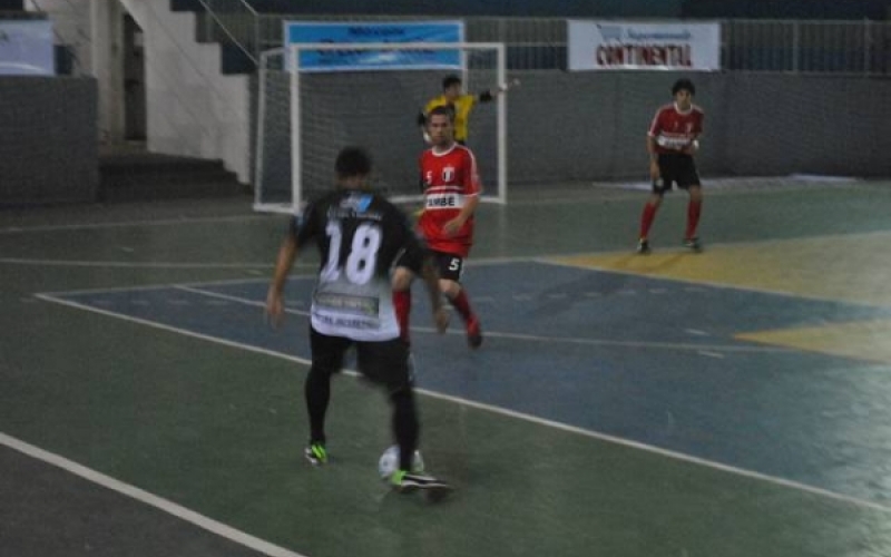 Jacarezinho estreia em casa neste sábado no futsal paranaense