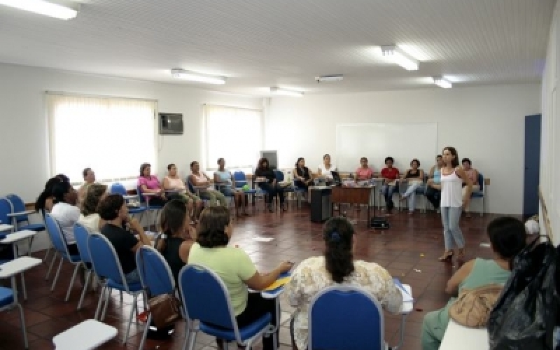 Servidores da Educação recebem treinamento gratuito