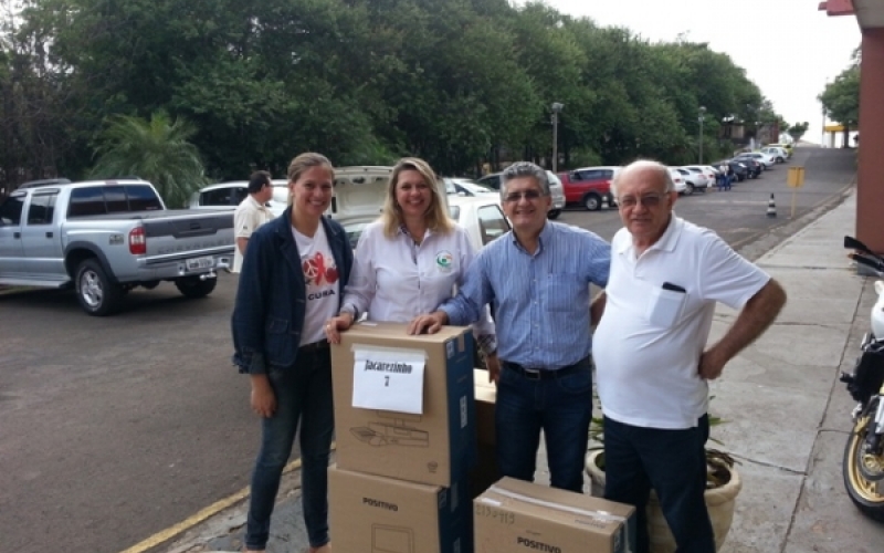 Jacarezinho recebe computadores para Sistema de Vacinação