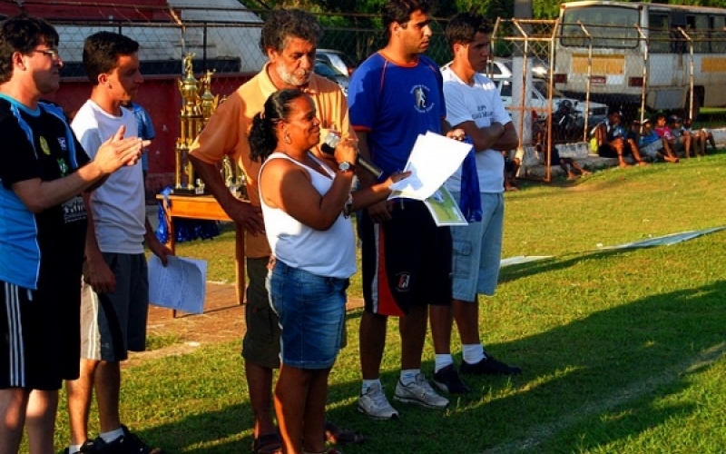 Departamento de Esportes premia vencedores em Campeonato