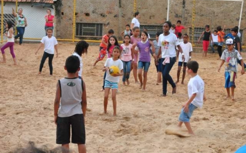 Alunos da rede municipal participam de gincana do dia das crianças