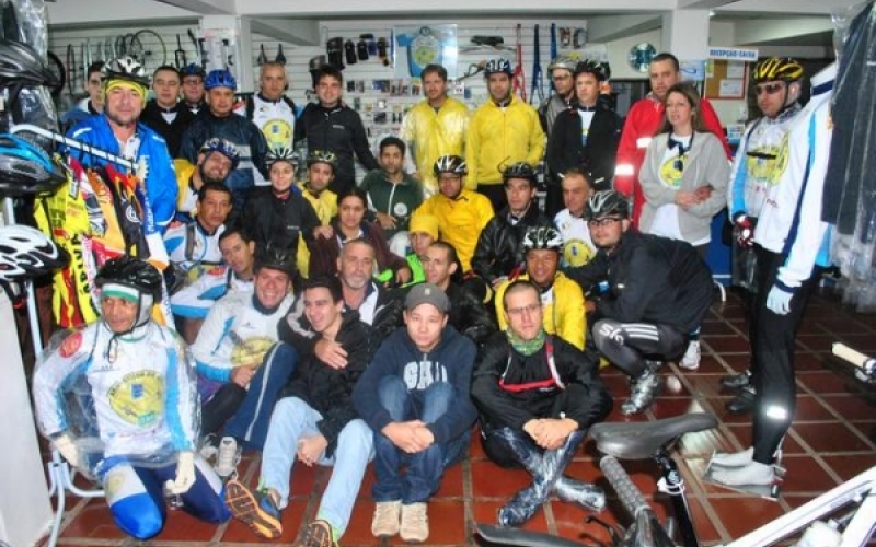 “Ciclistas de Maria” levam nome de Jacarezinho para o Brasil