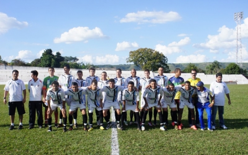 Jacarezinho estreia fora na Copa AMUNORPI 2013