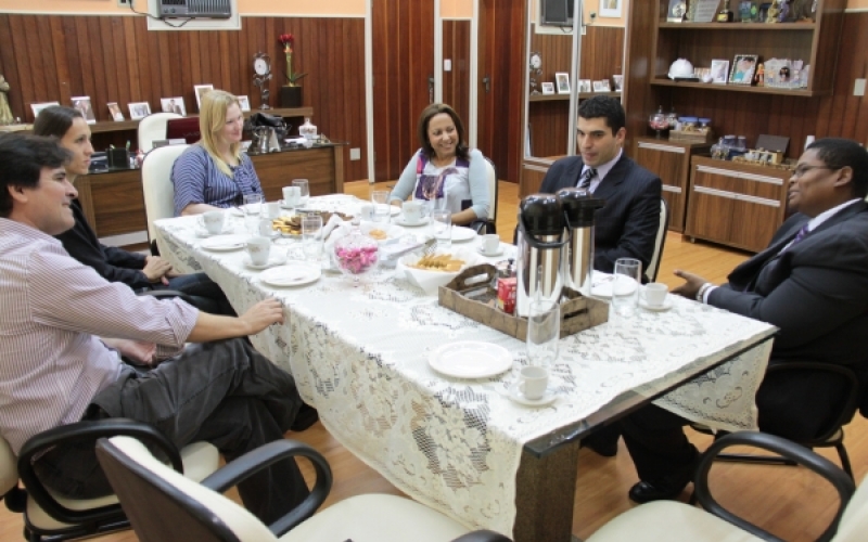 Prefeita Tina Toneti parabeniza mulheres jacarezinhenses pelo dia Internacional da Mulher