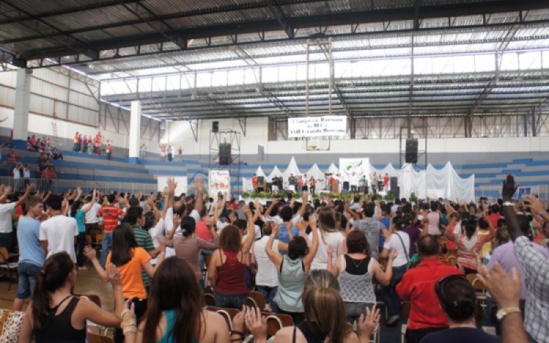 Milhares de Católicos participam de evento em Jacarezinho