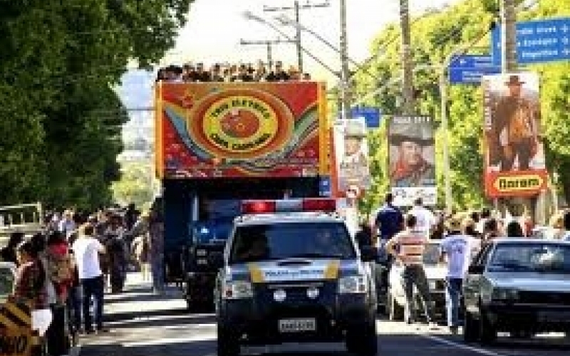 Cavalgada, Motocross e Trio Parada Dura encerram a Fetexas 2012